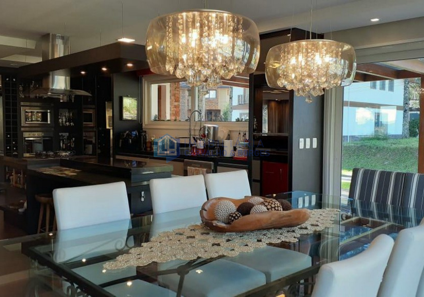 Casas  04 Dormitorios