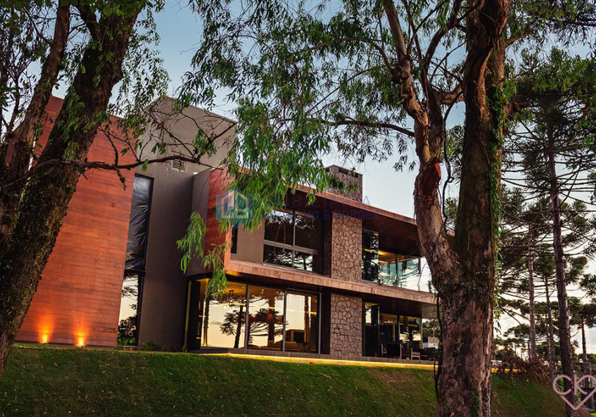 Casas  04 Dormitorios