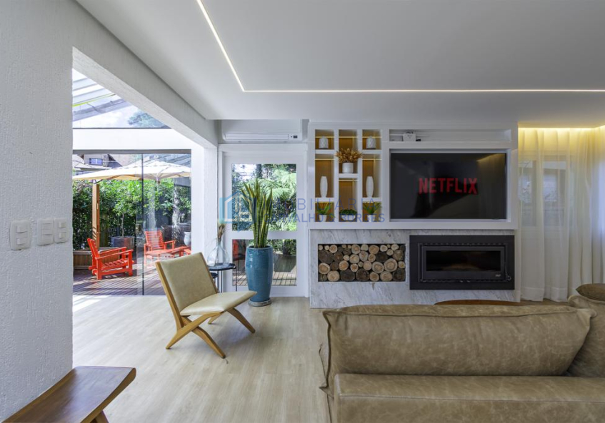 Casas  04 Dormitorios